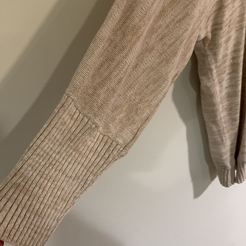 Lane Bryant Women’s Cream/Tan Tulip hem cardigan, long sleeve, size 26/28 - Picture 2 of 9